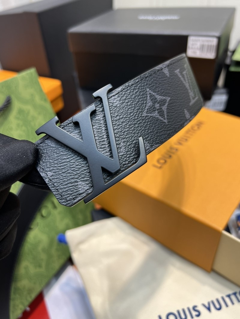 l0vis Vvtt0n belts